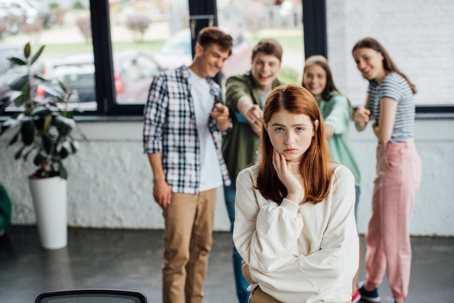 Šikana bují ve třech čtvrtinách tříd na základní škole. Na středních školách je situace lepší Šikana bují ve třech čtvrtinách tříd na základní škole. Na středních školách je situace lepší