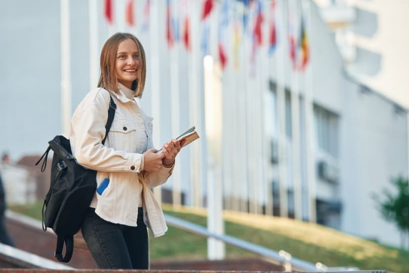 Čtyři z deseti vysokoškolských studentů se nechystají studovat v zahraničí nebo váhají